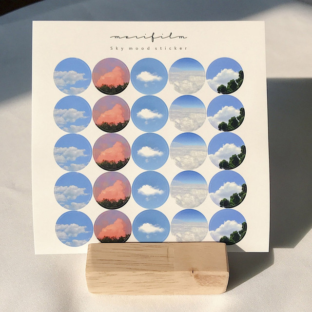 Meri Film Sky and Cloud paper circle sticker Meri Film Sky and Cloud paper circle sticker