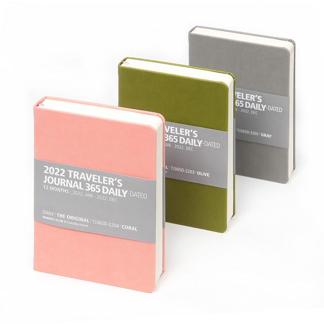 MINIBUS 2022 Traveler's 365 Days Dated Daily Diary journal MINIBUS 2022 Traveler's 365 Days Dated Daily Diary journal
