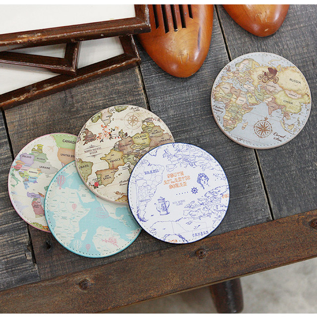 World map pattern round handy mirror World map pattern round handy mirror