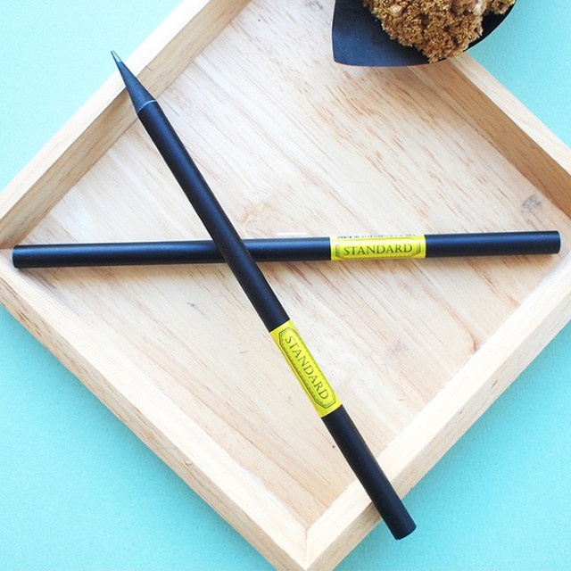 Standard B black lead pencil set