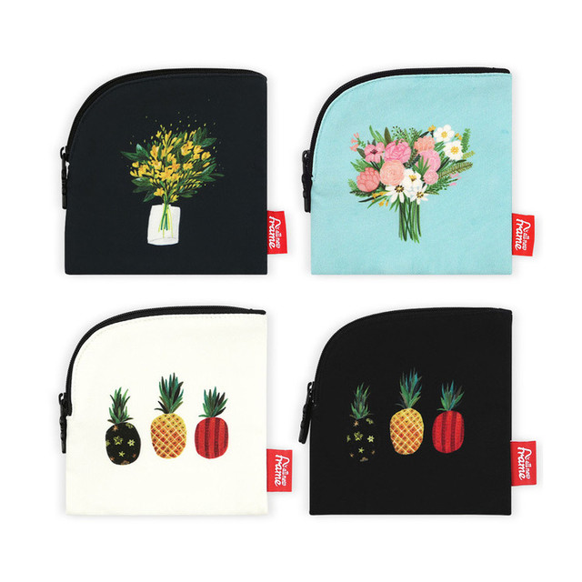 All new frame Myeongmi Choi collection mini zipper pouch
All new frame Myeongmi Choi collection mini zipper pouch