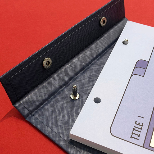 Detail of Ardium Color point A5 snap memo quadrille notepad