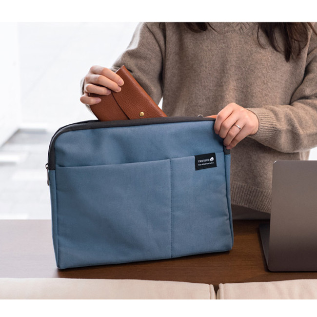 Usage example - Byfulldesign Minimal life 13 inches laptop pouch bag 
