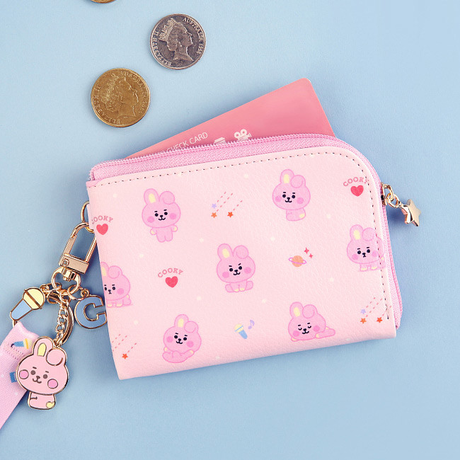 Usage example - BT21 Baby pattern zipper card pocket wallet