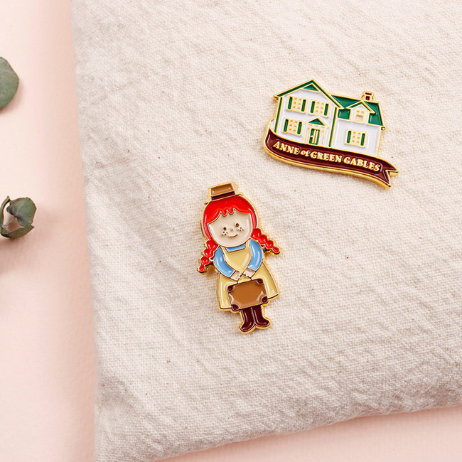 Usage example - Bookfriends Anne of Green Gables metal pin badges