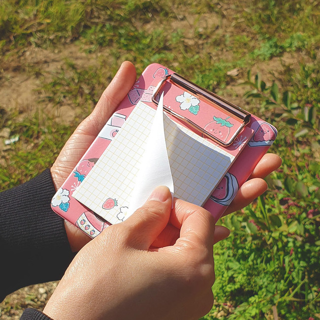 N.IVY Strawberry clipboard holder with sticky notepad