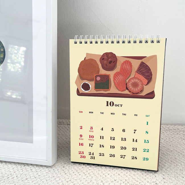 Design Comma-B 2022 Sweet Dessert Monthly Desk Calendar