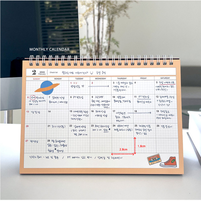 Usage example - Design Comma-B 2022 Standing A5 Dated Monthly Desk Planner