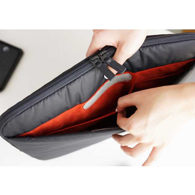 Invite.L Manteau moelleux smart laptop pouch case