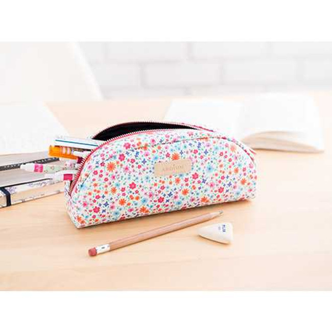 Ardium Pattern round zipper pencil case