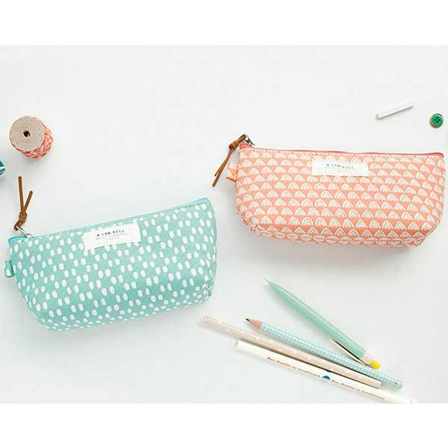 Livework A low hill basic pattern small zipper pouch