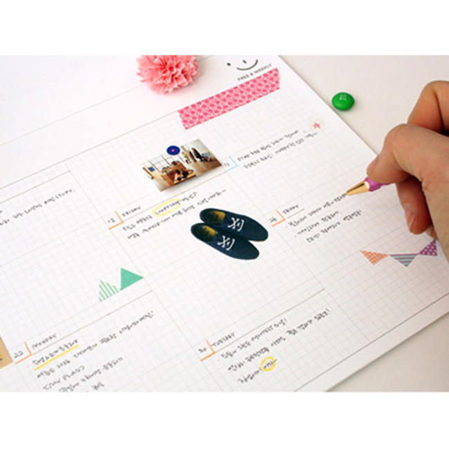 Wide & Smart monthly desk note planner