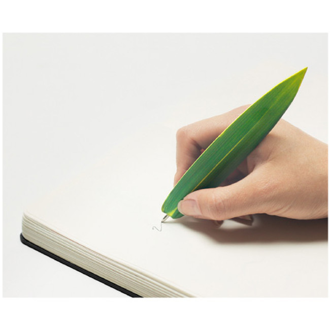 Bamboo green leaf bookmark black ballpoint pen