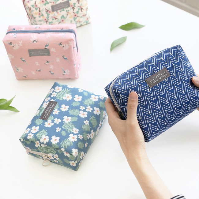 Comely pattern makeup pouch bag