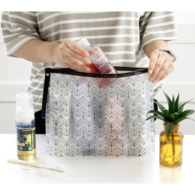 Mountain - Wind blows clear zip lock large pouch