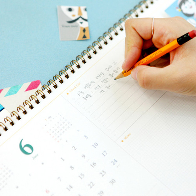 Checklist - 2017 Pour vous dated monthly desk scheduler 