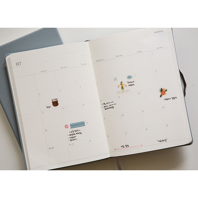 Monthly plan - 2017 Keep the memory weekly dated diary