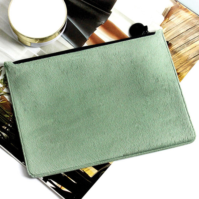 Green - Fenice Seamless fur zipper multi pouch