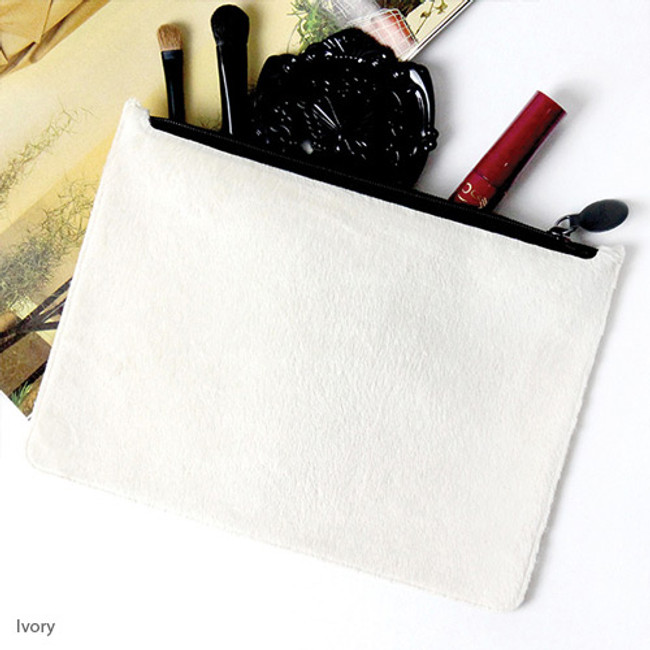 Ivory - Fenice Seamless fur zipper multi pouch