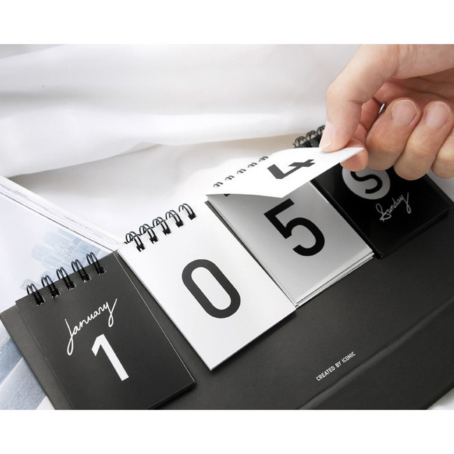 Iconic Simple flip perpetual standing desk calendar fallindesign