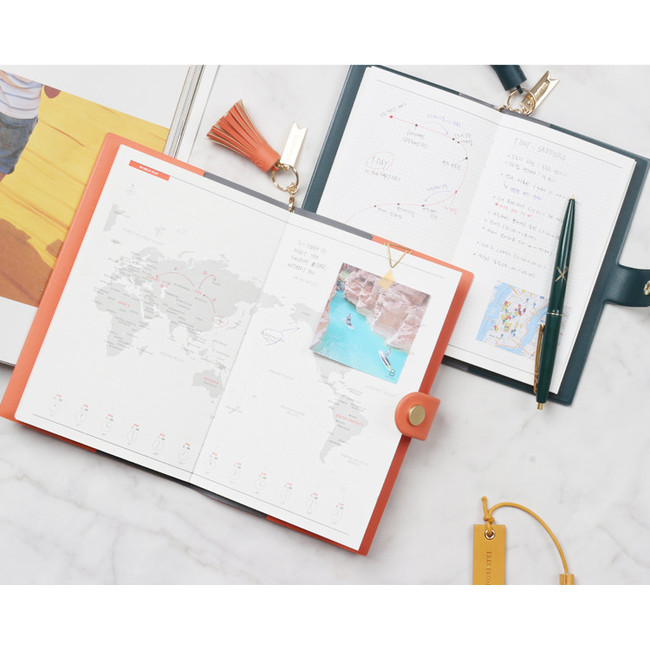 Map - 2018 Votre speciale medium dated monthly diary with tassel