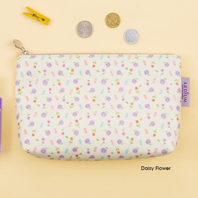 Daisy flower - Alpha pattern zipper carry-all pouch