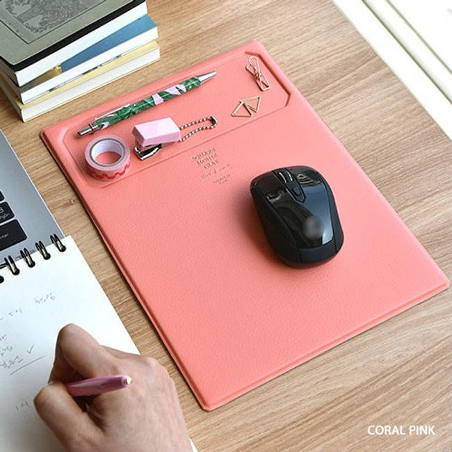 Coral pink - Play obje Square tray with mouse pad