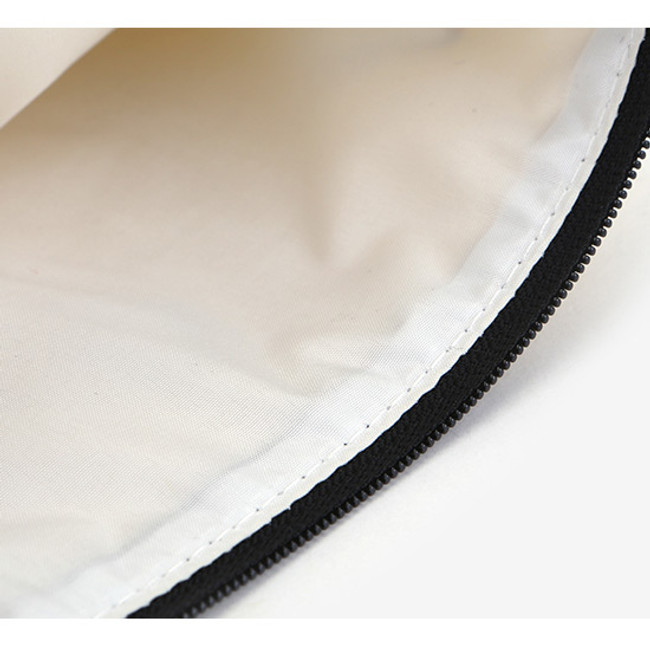 Dailylike Laminated cotton fabric zipper pouch - Skunk fart