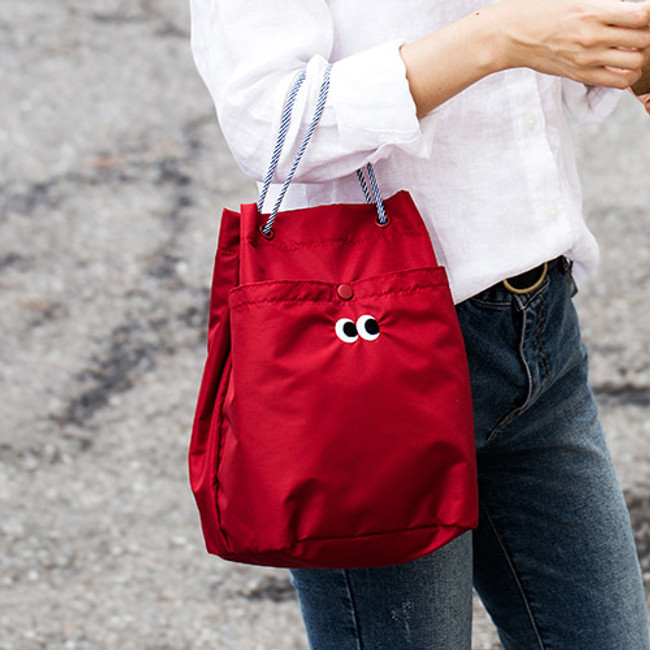 Red - Som Som durable taslan bucket shoulder bag