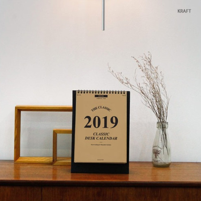 Kraft - 2019 Classic stand up desk flip calendar