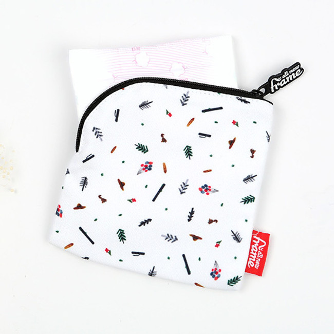 Example of use - All new frame D collection mini zipper pouch