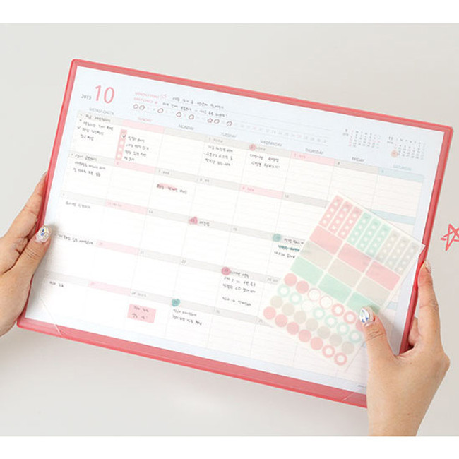 Usage example - PLEPLE 2020 Desk mat with dated monthly planner
