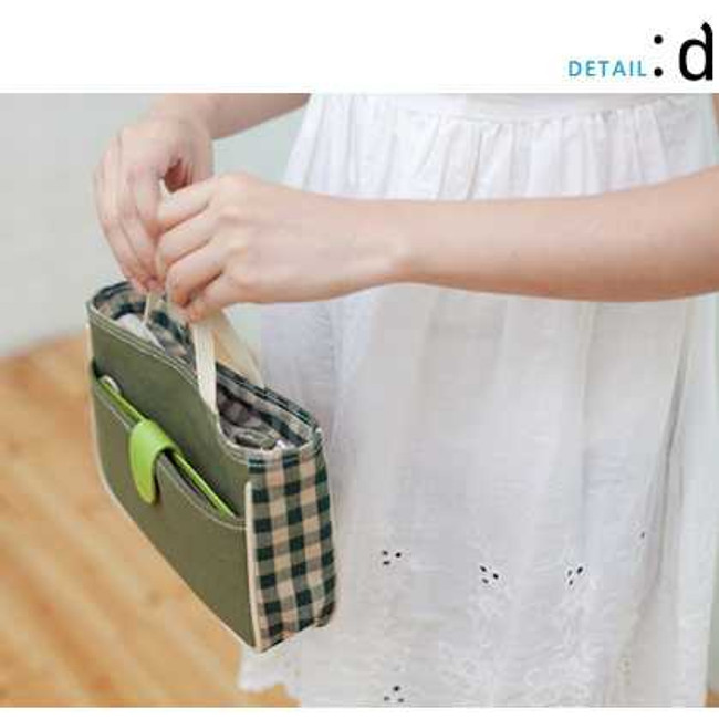 Daily love check pattern Cross body zipper bag with strap