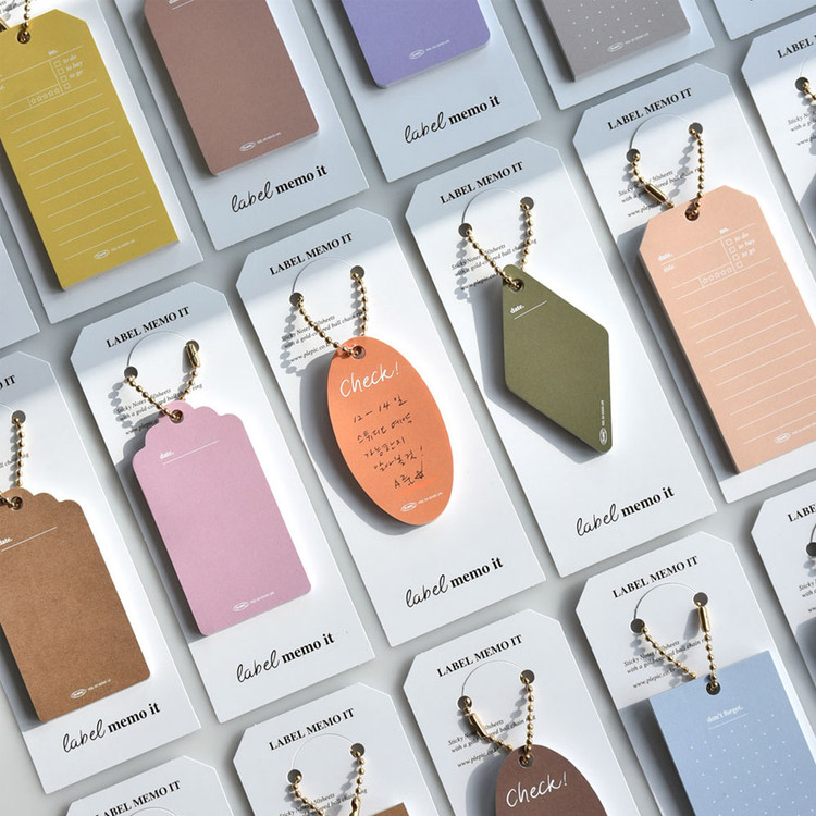 Play Obje Classy Label Sticky Notepad with Ball Chain