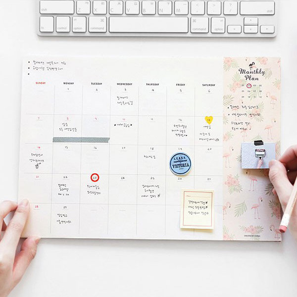 Desk pattern undated monthly planner