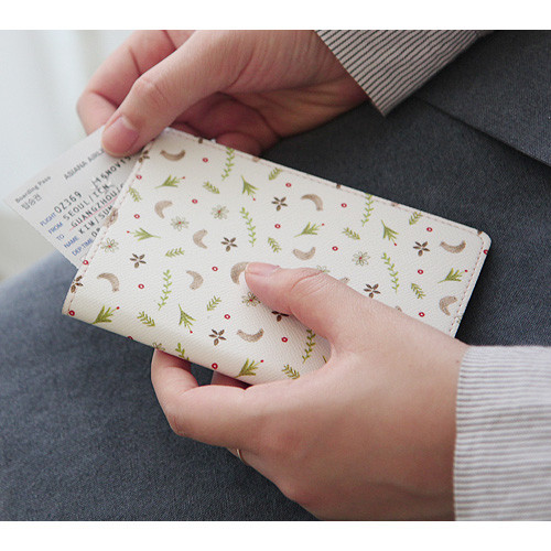 Plannary Darou and jamar passport case