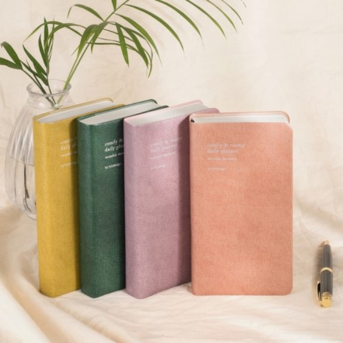 2019 Comfy and roomy long dated daily planner