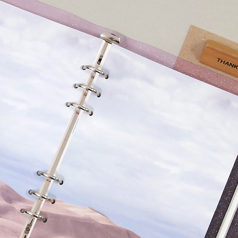 Usage example - Second Mansion Moment 6-ring A5 size planner notebook refill Usage example - Second Mansion Moment 6-ring A5 size planner notebook refill