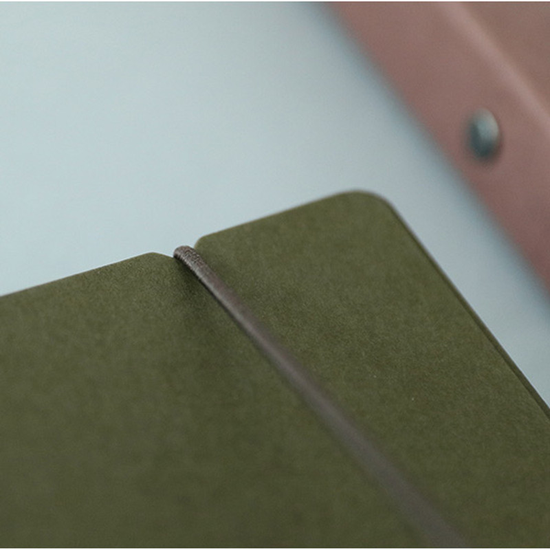 Elastic band closure - PAPERIAN Paperboard A5 size 6 ring binder with elastic band Elastic band closure - PAPERIAN Paperboard A5 size 6 ring binder with elastic band