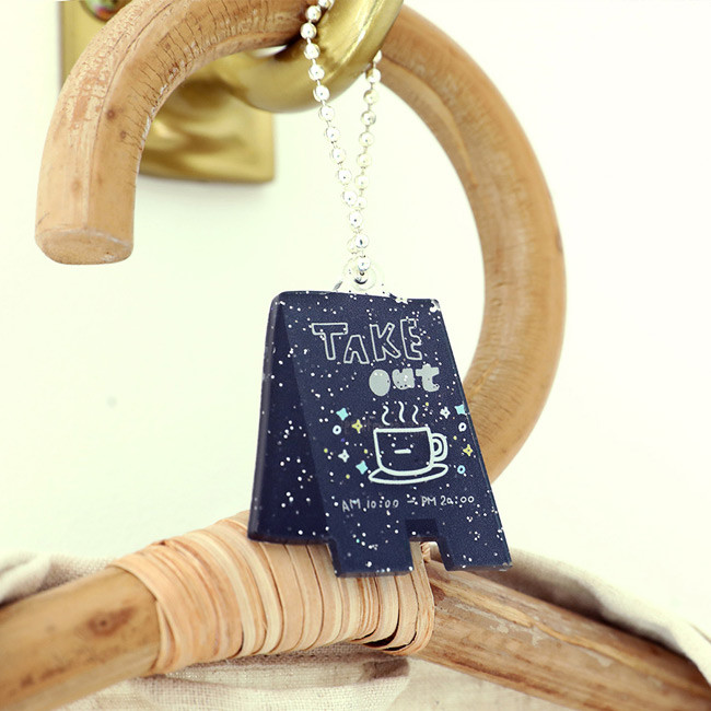 Take out - Oh-ssumthing O-ssum shiny charm with chain strap