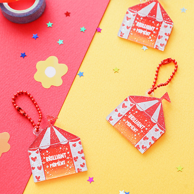 Brilliant moment - Oh-ssumthing O-ssum shiny charm with chain strap