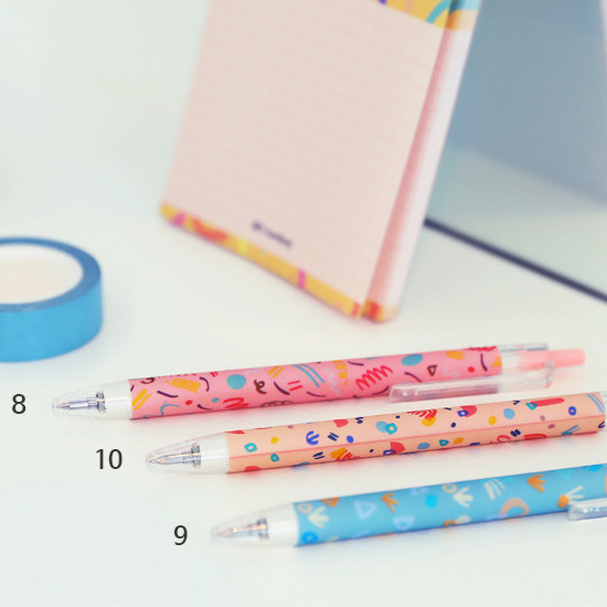 Usage example - O-ssum knock retractable ballpoint gel pen with clip