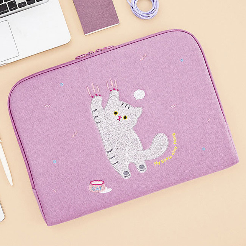 Usage example - Milk cat boucle canvas iPad laptop sleeve pouch case Usage example - Milk cat boucle canvas iPad laptop sleeve pouch case