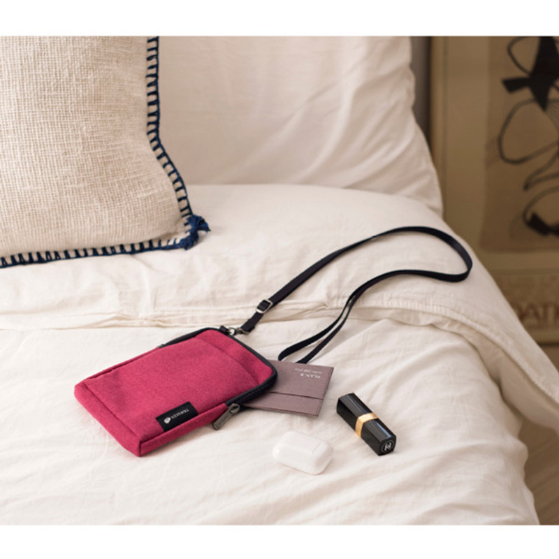 Usage example - Byfulldesign Light crossbody bag with detachable strap