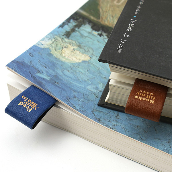 Usage example - Multi purpose synthetic leather folding magnet organizer