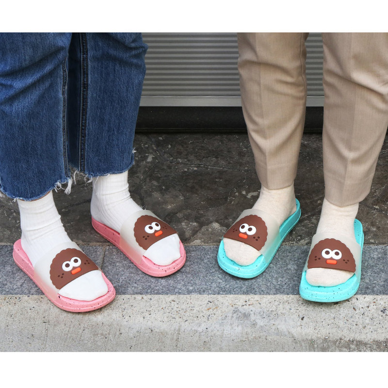 Usage example - ROMANE Brunch Brother chips pop eye slide slipper sandal Usage example - ROMANE Brunch Brother chips pop eye slide slipper sandal