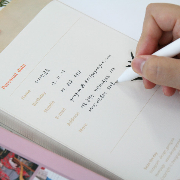 Personal data - DESIGN GOMGOM Seize the day dateless weekly planner 