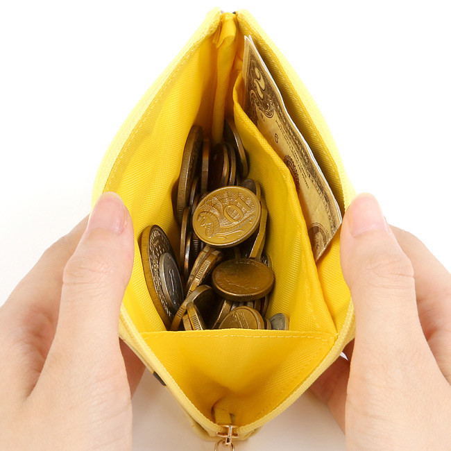 Usage example - BT21 Baby pattern zipper card pocket wallet