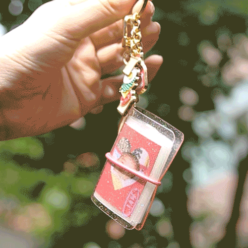 Usage example - Jam Studio Moa Moa slip in pocket mini album keyring