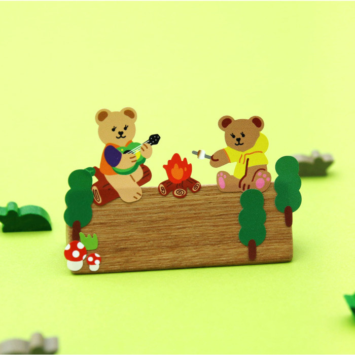 Usage example - Second Mansion Juicy bear removable sticker seal